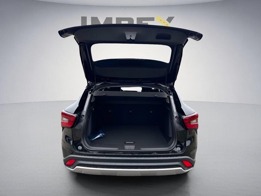 New 2026 Chevrolet Trax LT FWD image 25