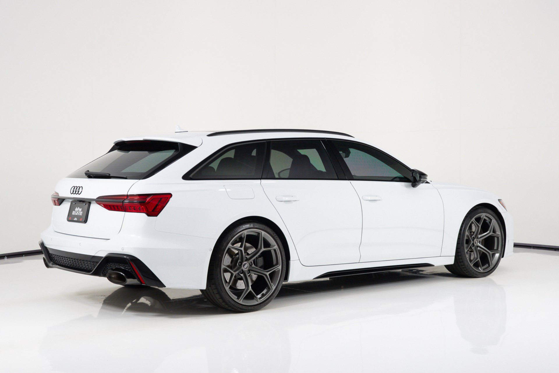 Used 2024 Audi RS 6 performance AWD/4WD image 3