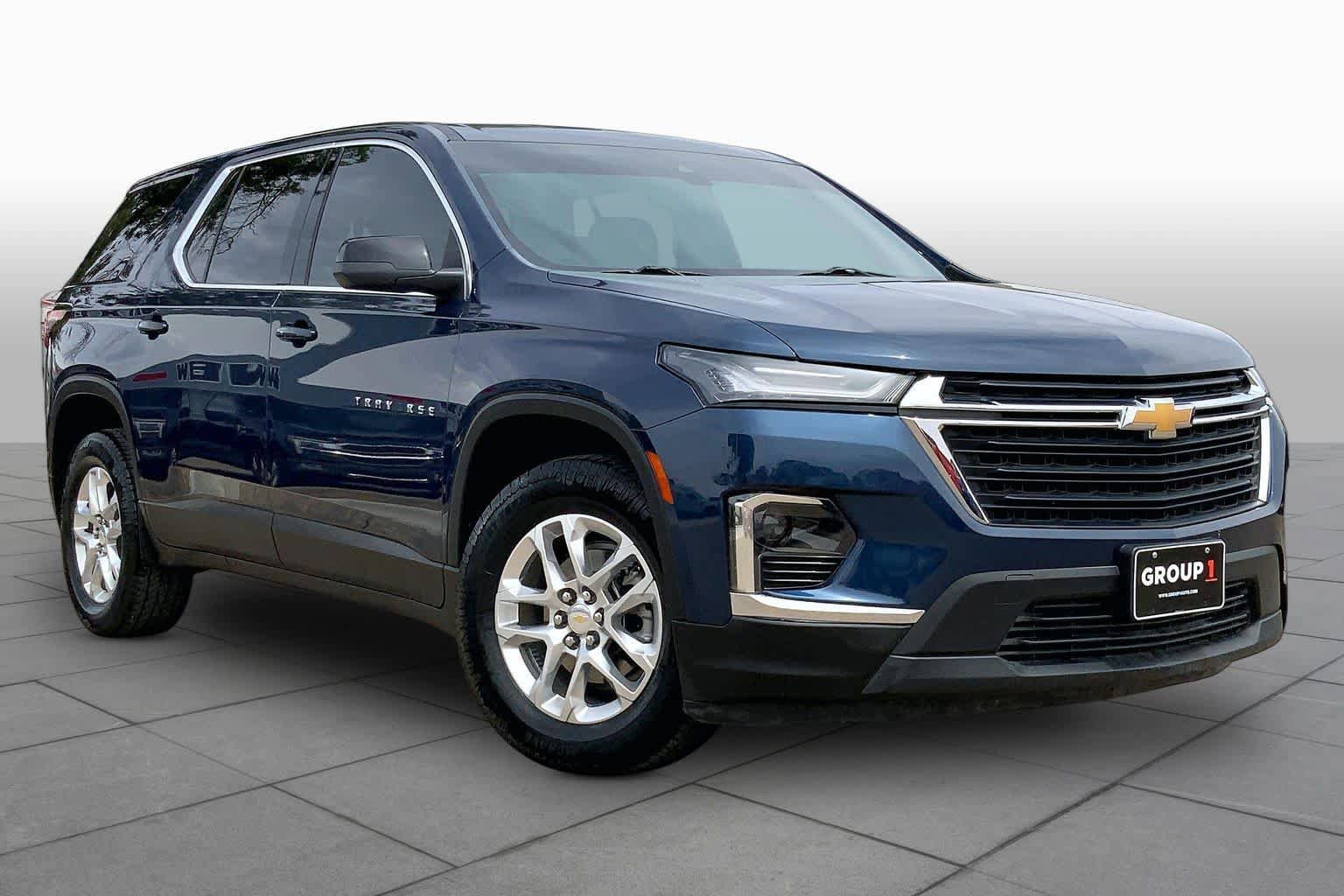Used 2023 Chevrolet Traverse LS FWD video 2