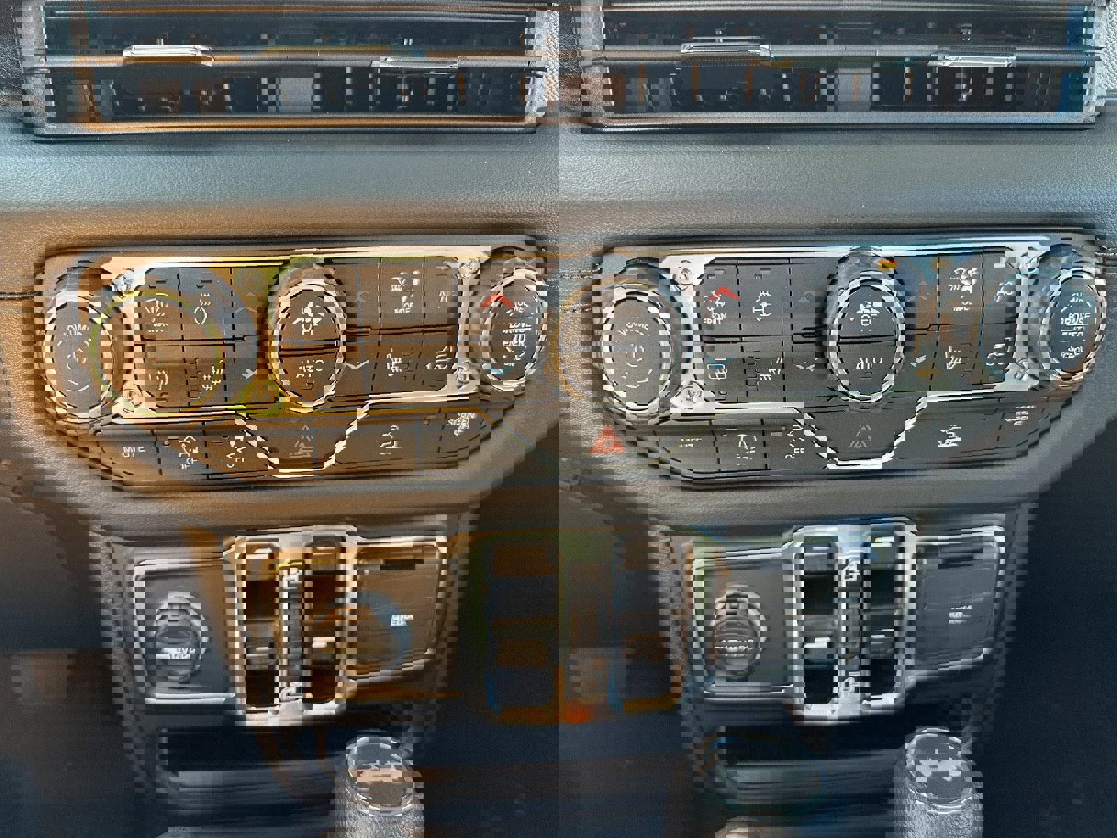 New 2025 Jeep Wrangler Unlimited Sahara image 16