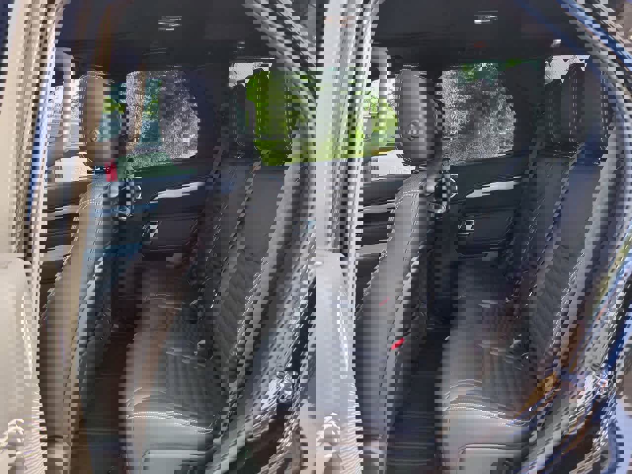 Used 2021 Land Rover Discovery S R-Dynamic image 13