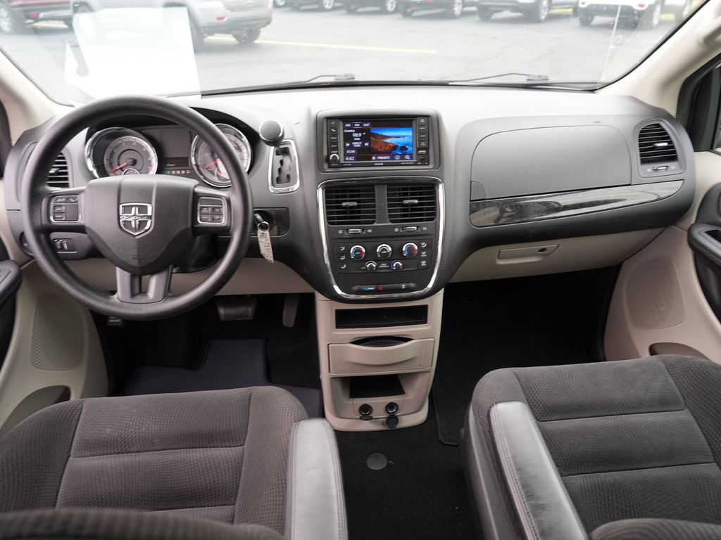 Used 2018 Dodge Grand Caravan SE w/ UConnect Hands-Free Group FWD image 24