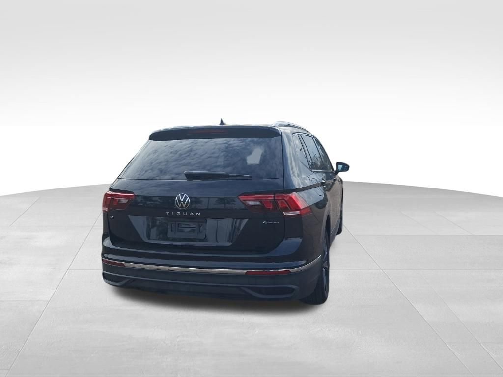 Used 2024 Volkswagen Tiguan SE AWD/4WD image 11