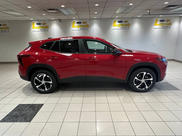 New 2026 Chevrolet Trax RS w/ Sunroof Package FWD image 3