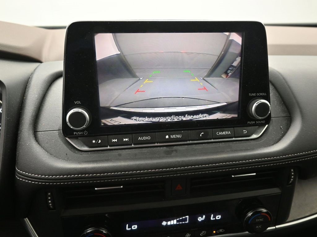 Used 2023 Nissan Rogue SV image 4