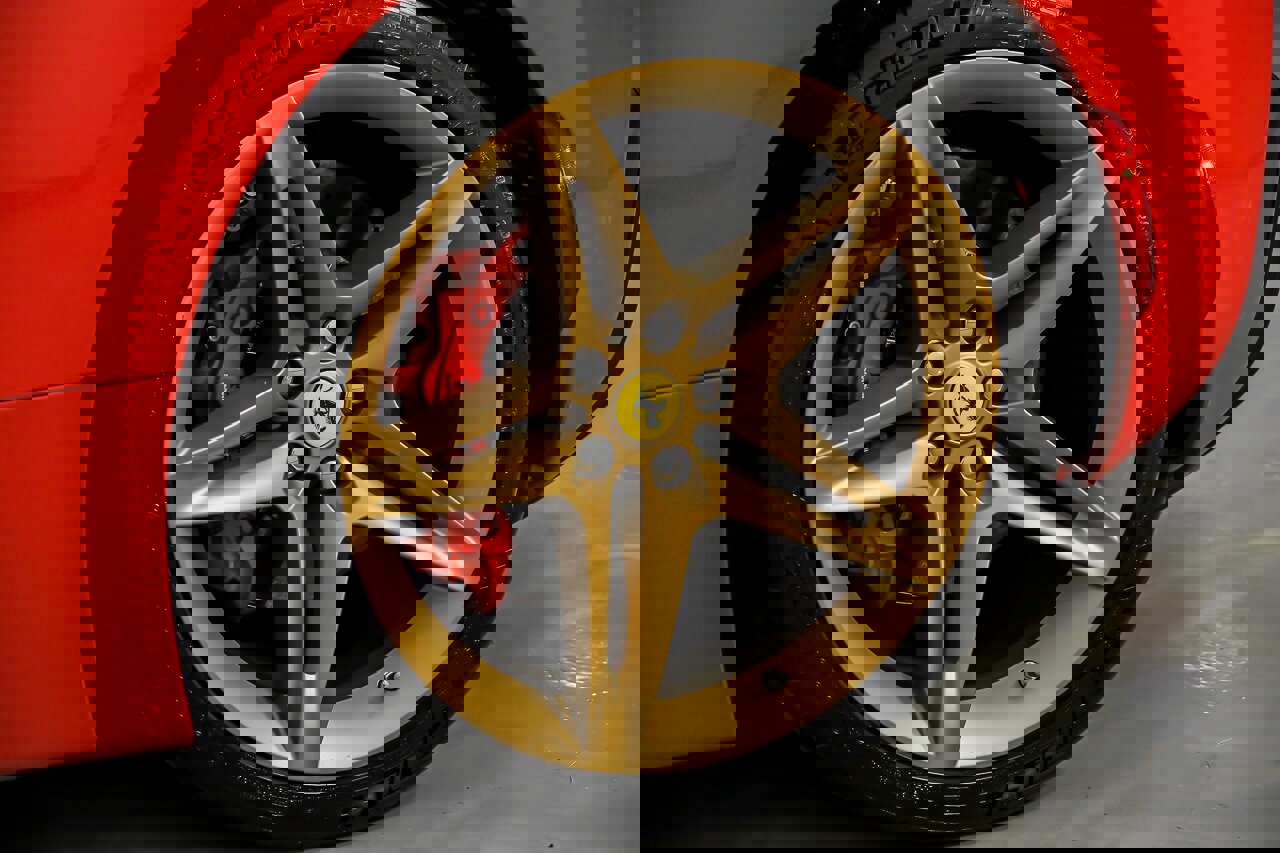 Used 2022 Ferrari SF90 Spider image 19