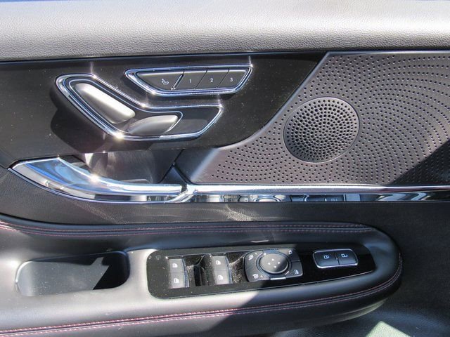 Used 2023 Lincoln Corsair Reserve image 13