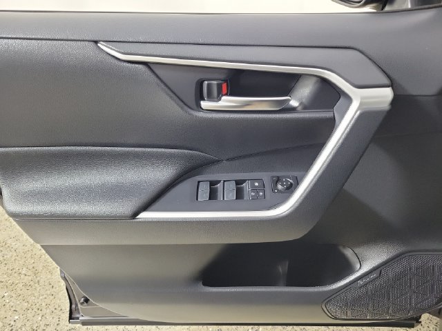 Used 2022 Toyota RAV4 SE AWD/4WD image 22