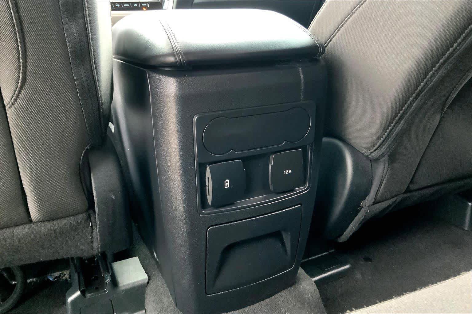 Used 2024 Ford Explorer XLT RWD image 36
