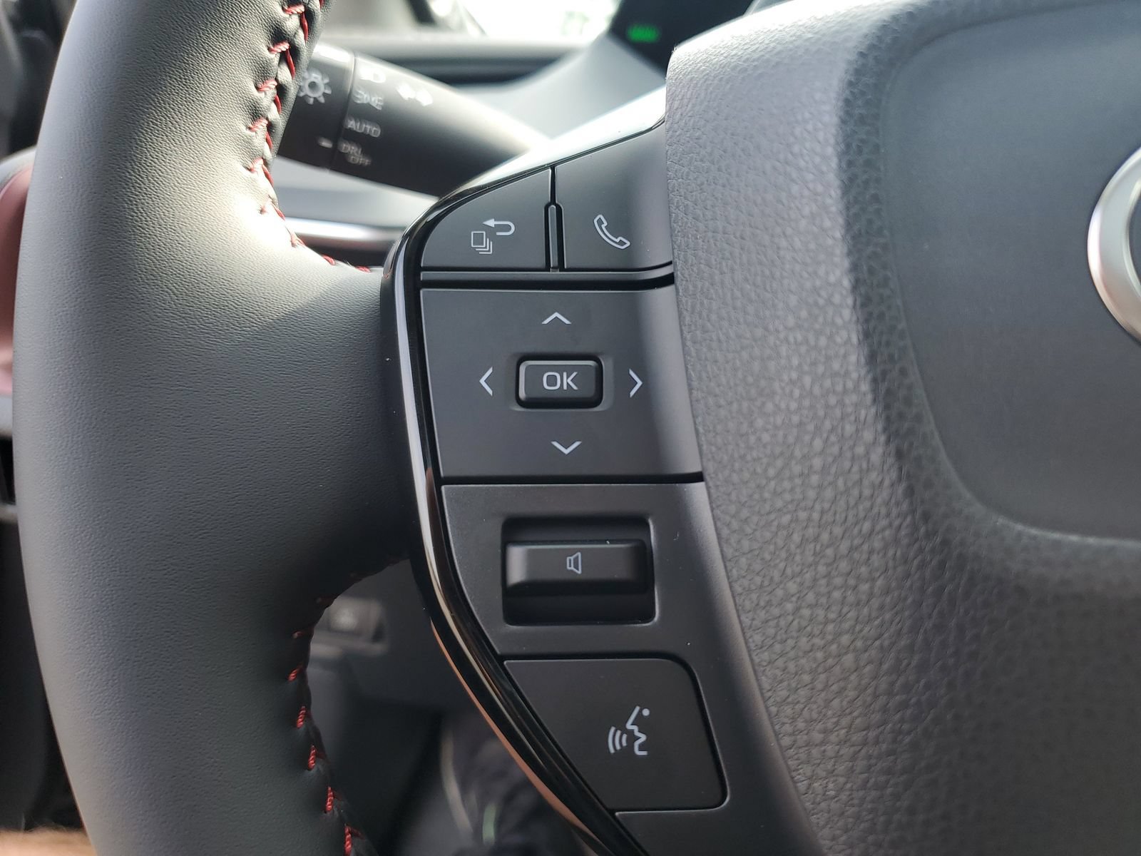 New 2026 Toyota Prius Plug-In Hybrid FWD image 22