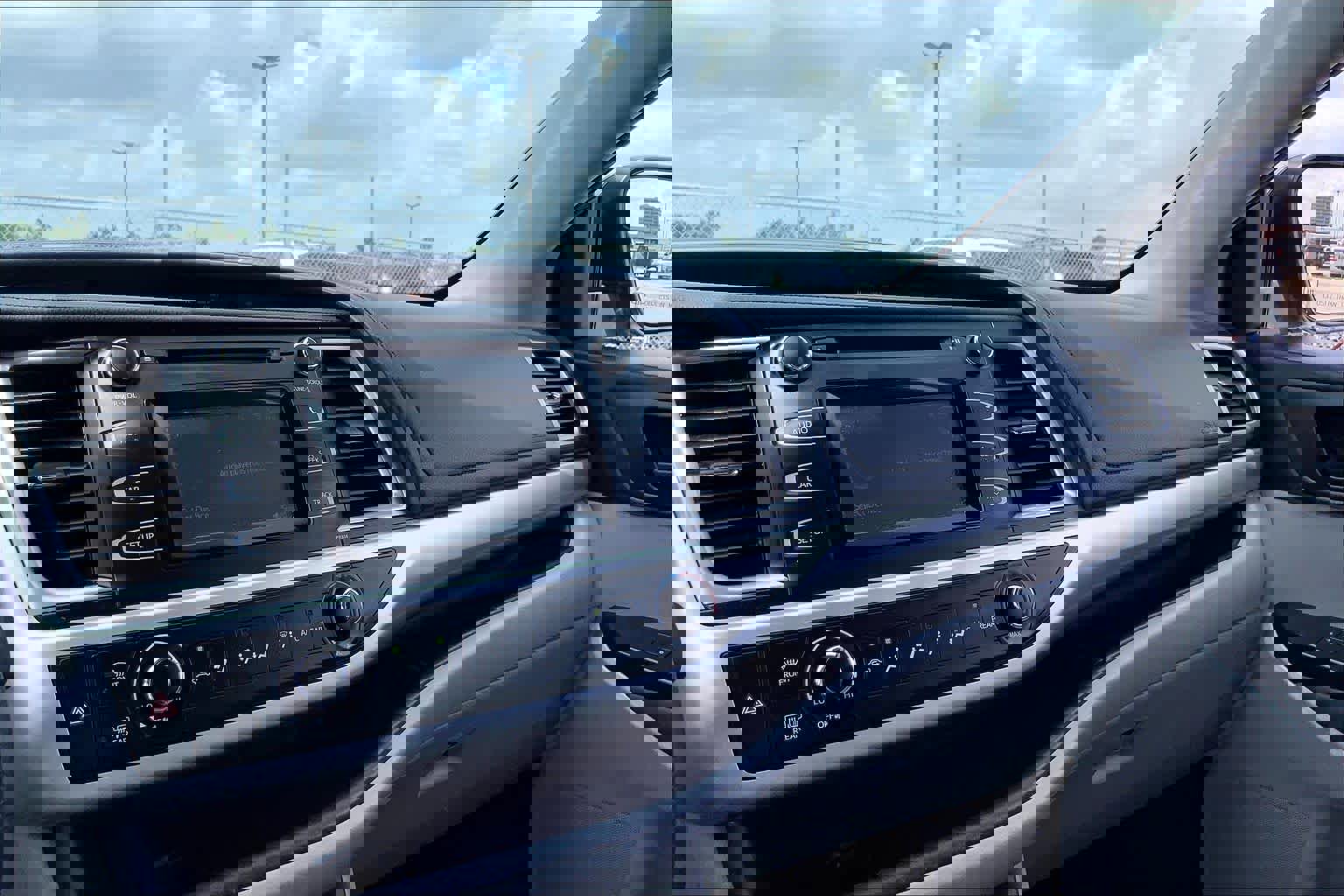 Used 2017 Toyota Highlander LE FWD image 35