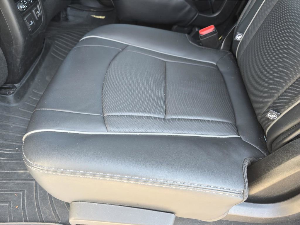 Used 2020 Buick Enclave Avenir w/ Avenir Technology Package image 14