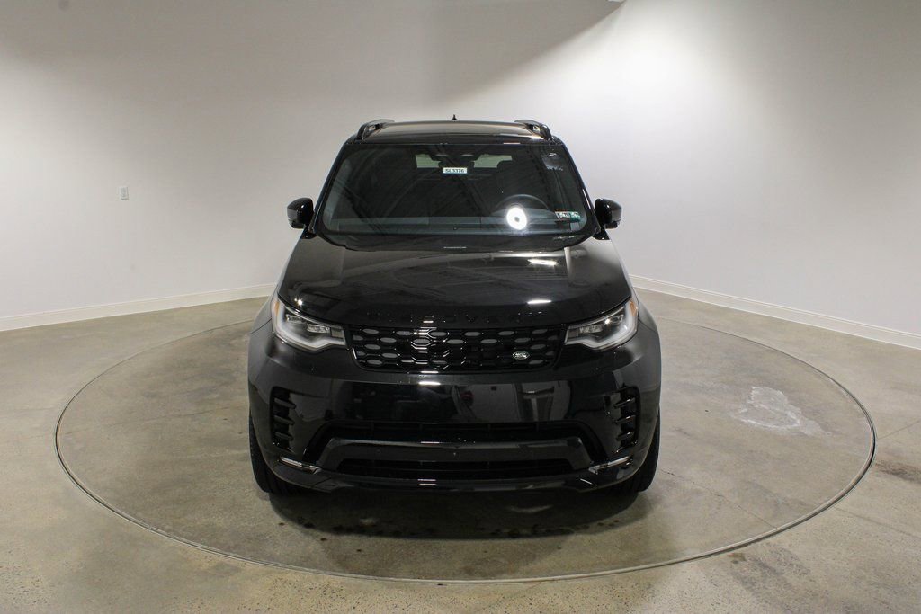 New 2026 Land Rover Discovery Dynamic SE image 8
