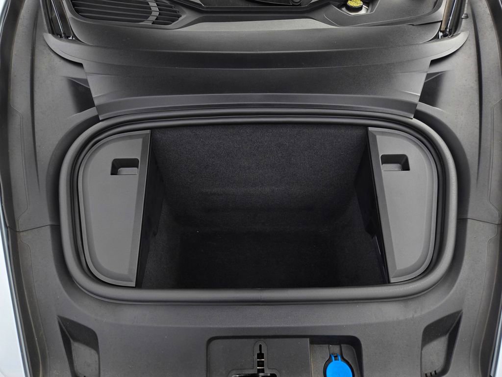 Used 2023 Porsche Taycan w/ Premium Package image 39