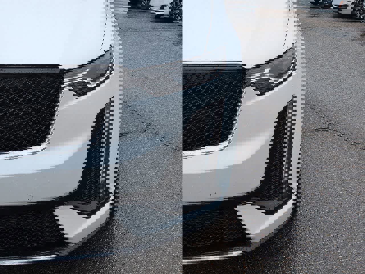 Used 2025 Cadillac XT6 Sport w/ LPO, Floor Liner Package image 10