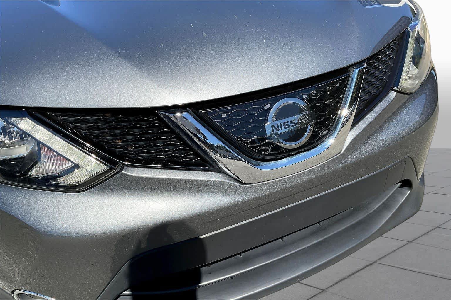 Used 2018 Nissan Rogue Sport SV w/ SV Technology Package FWD image 29