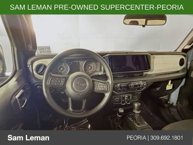 Used 2025 Jeep Gladiator Sport image 11