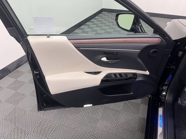 Certified 2024 Lexus ES 300h w/ Premium Package FWD image 9