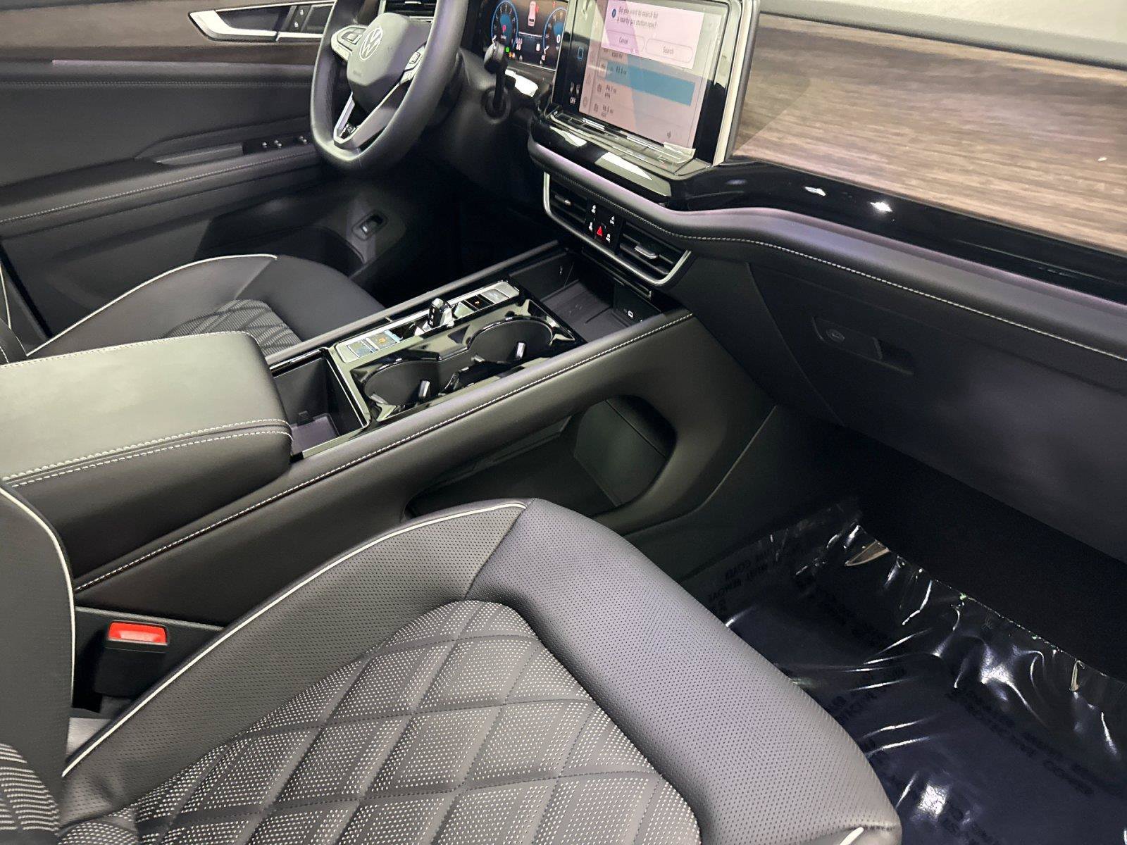 New 2026 Volkswagen Atlas SEL Premium R-Line AWD/4WD image 16
