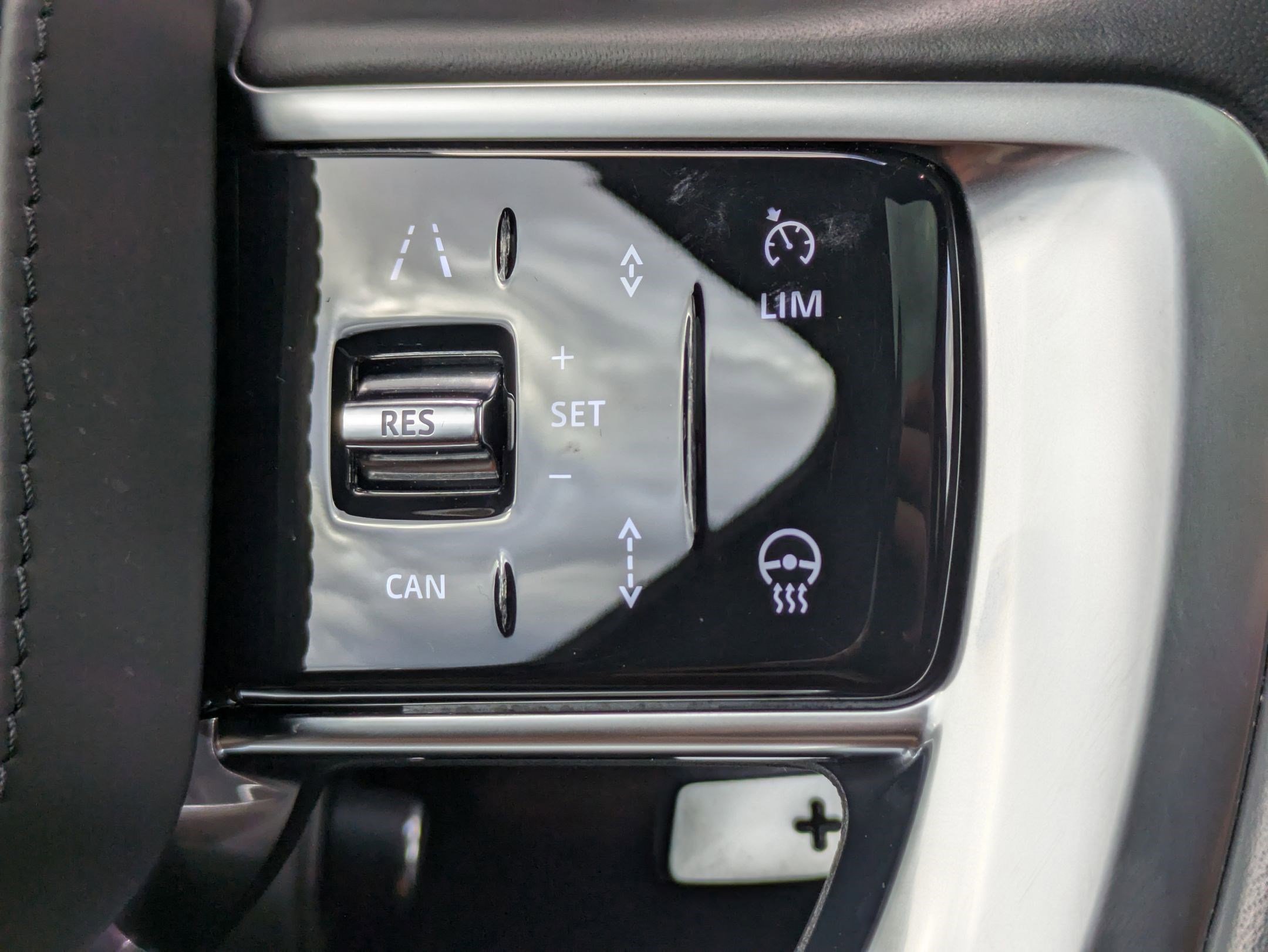 Certified 2023 Land Rover Range Rover SE image 17