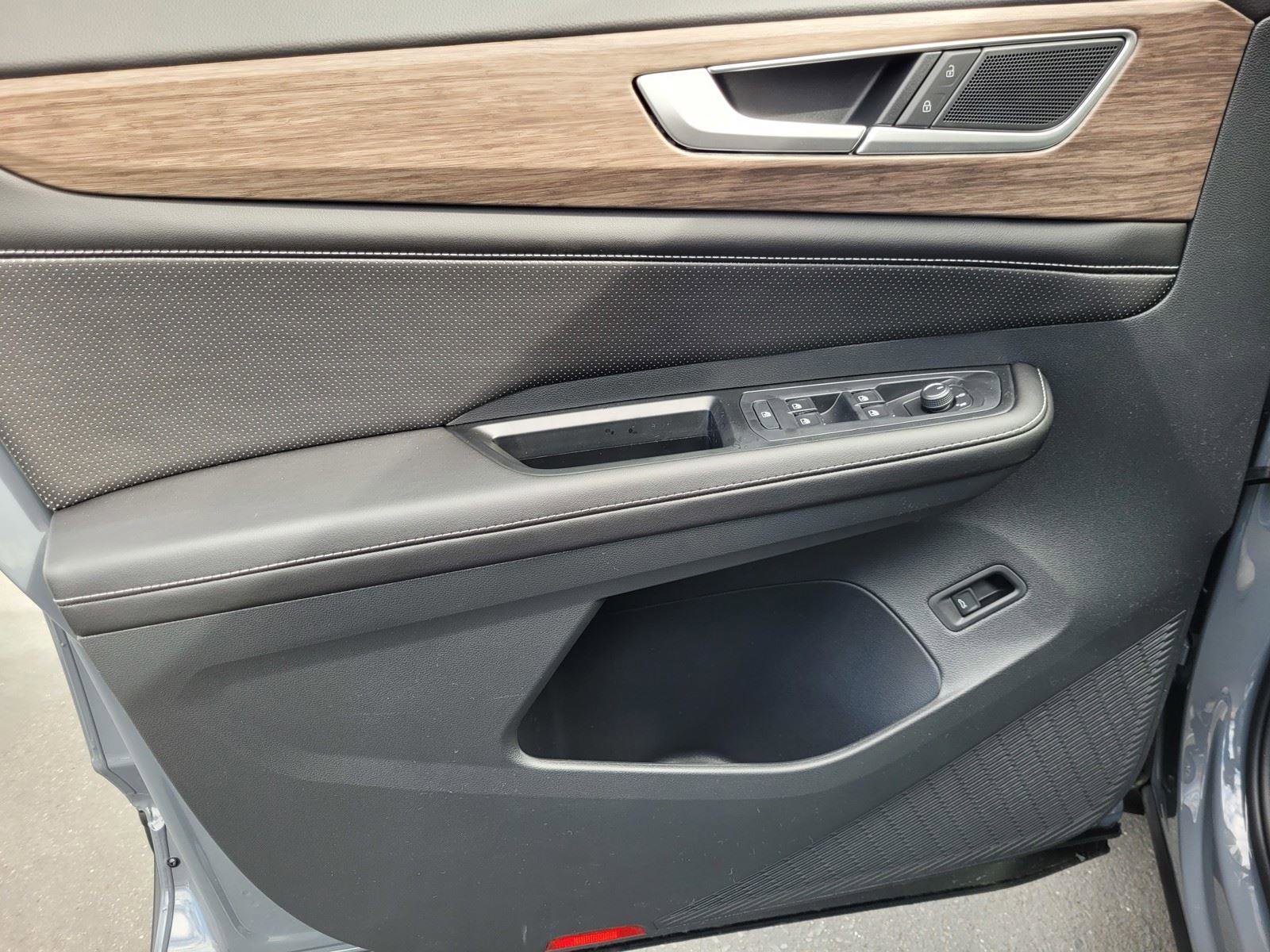 New 2026 Volkswagen Atlas SEL image 17