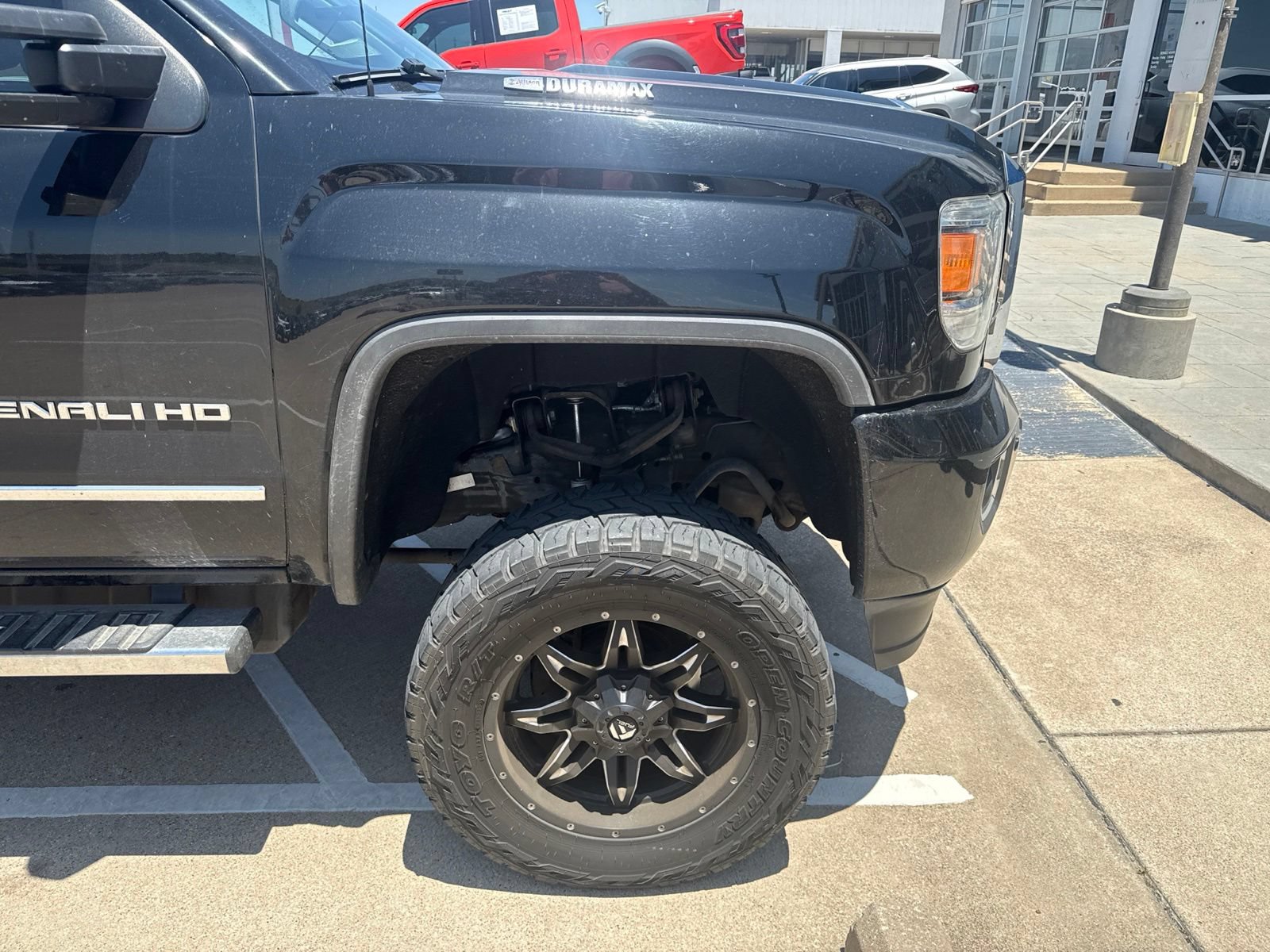 Used 2018 GMC Sierra 2500 Denali w/ Duramax Plus Package AWD/4WD image 7
