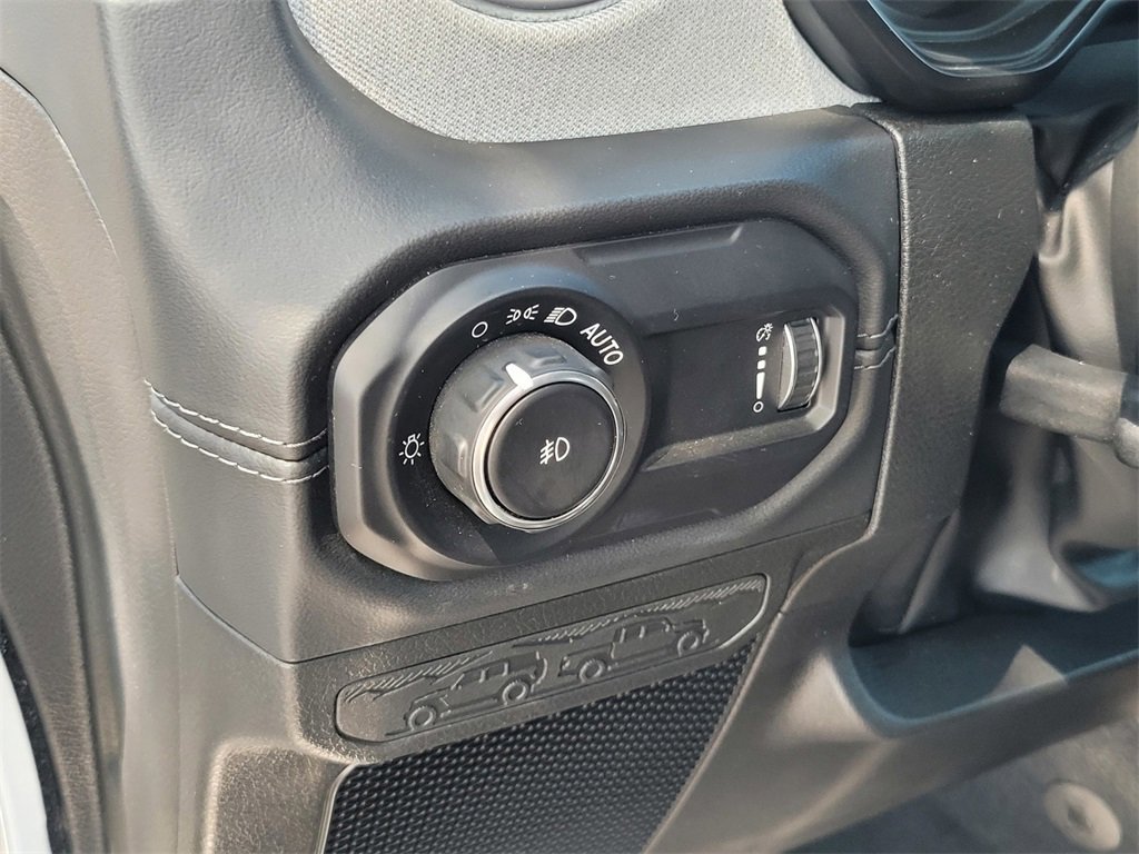 Used 2024 Jeep Wrangler Sahara image 17