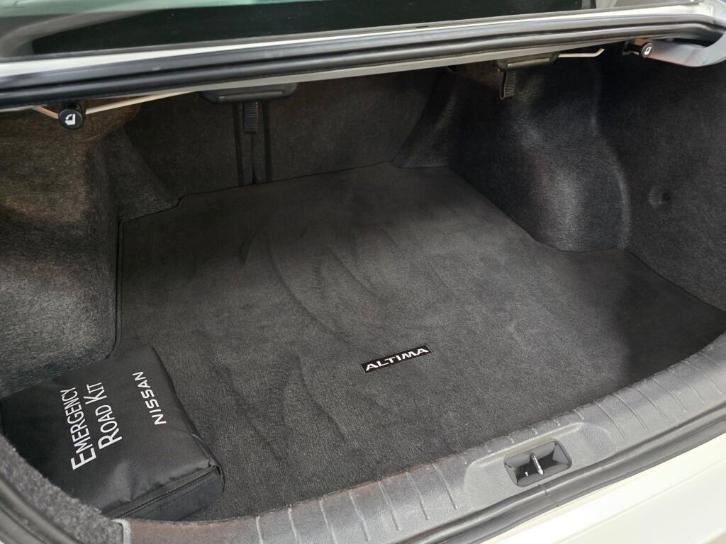 Used 2024 Nissan Altima 2.5 SV w/ SV Premium Package image 17