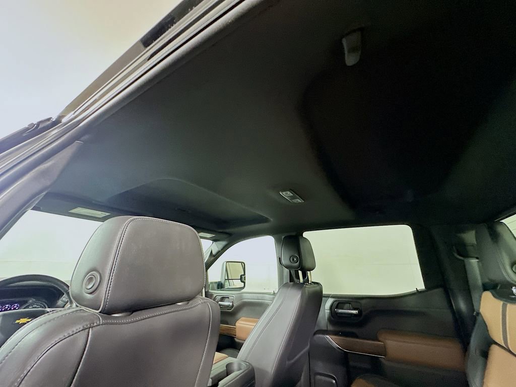 Used 2021 Chevrolet Silverado 1500 High Country w/ Technology Package AWD/4WD image 13