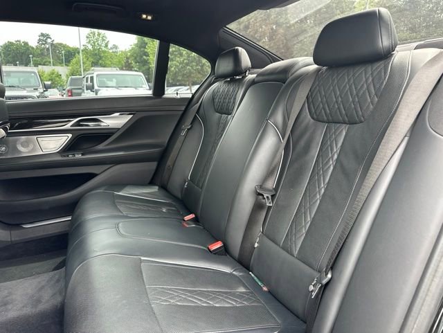 Used 2017 BMW 750i RWD image 15