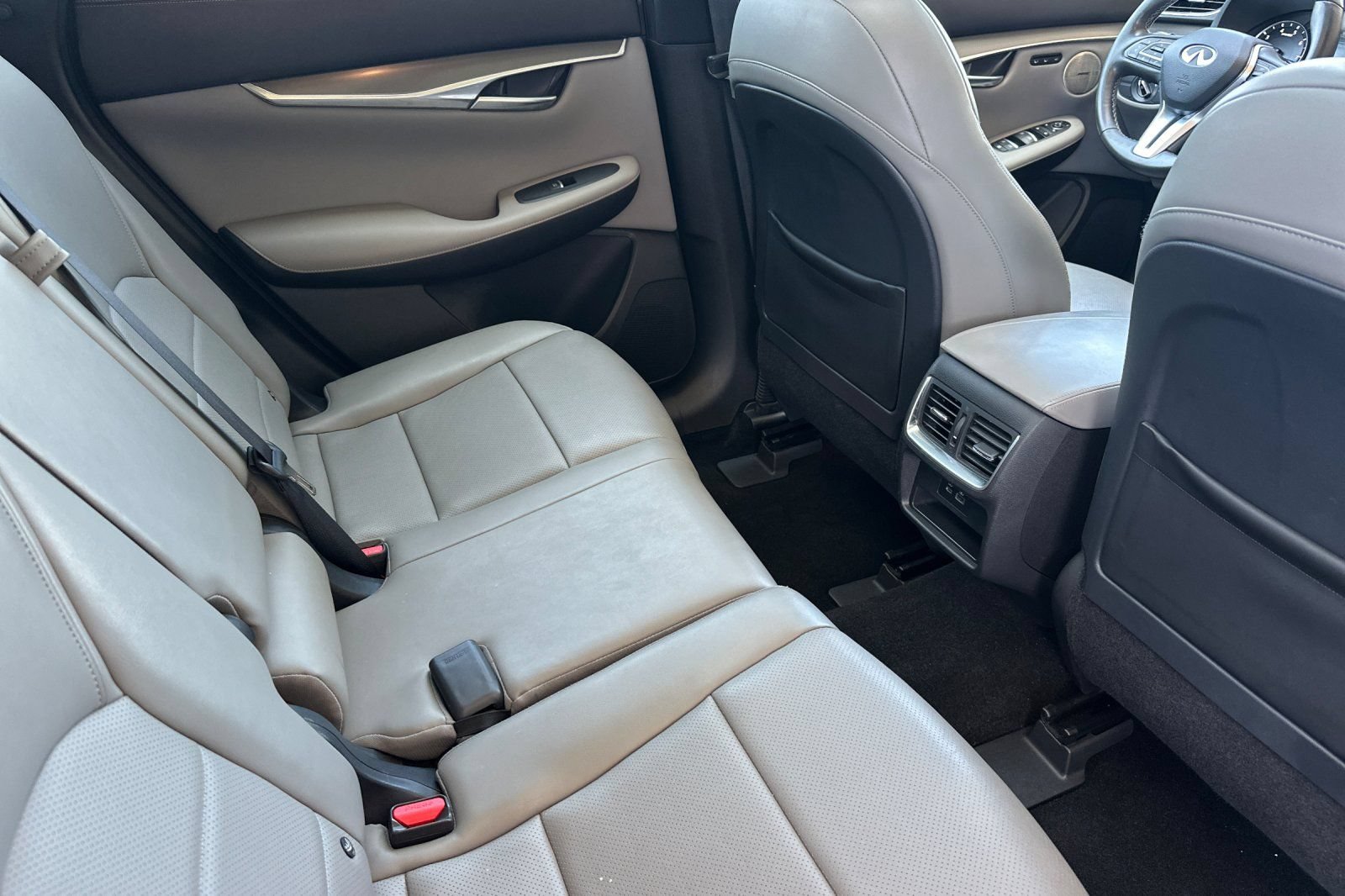 Used 2023 INFINITI QX50 Luxe FWD image 19