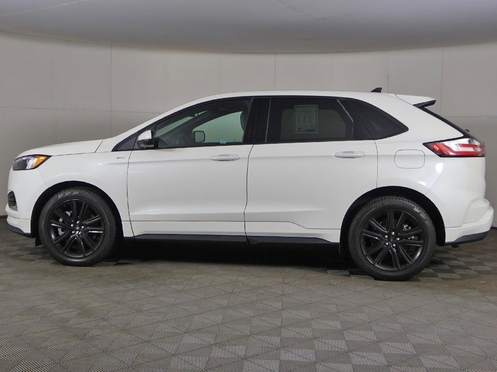 Used 2022 Ford Edge ST-Line w/ Class II Trailer Tow Package image 16