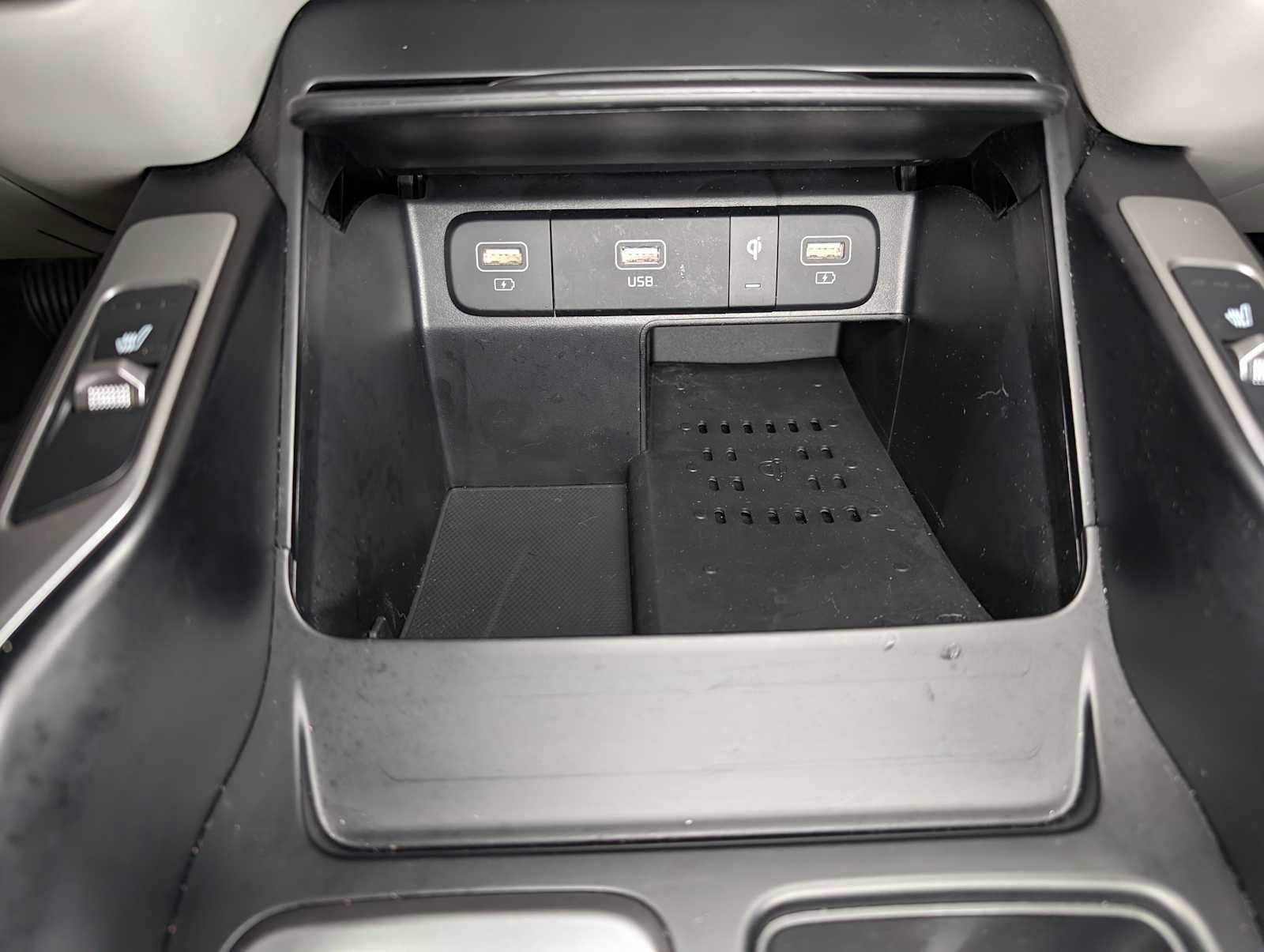 Certified 2023 Kia Sorento EX image 30