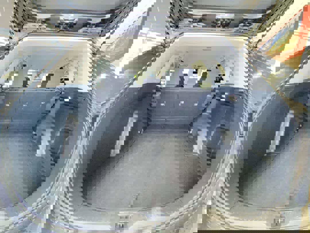 Used 2025 Toyota RAV4 LE image 20