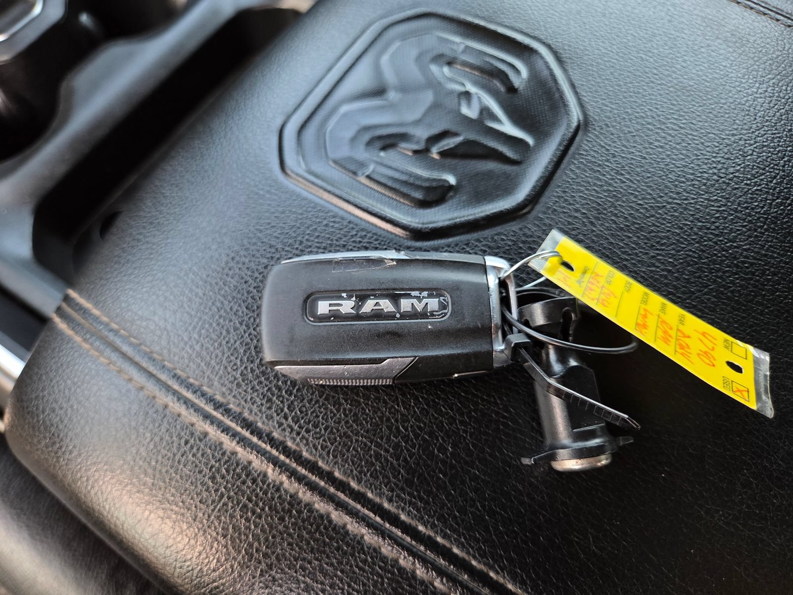 Used 2024 RAM 1500 Laramie AWD/4WD image 28