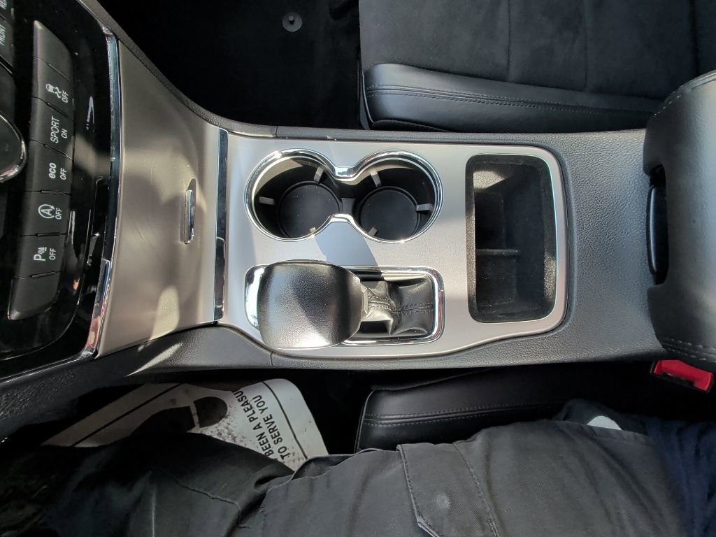 Used 2021 Jeep Grand Cherokee Laredo X image 24