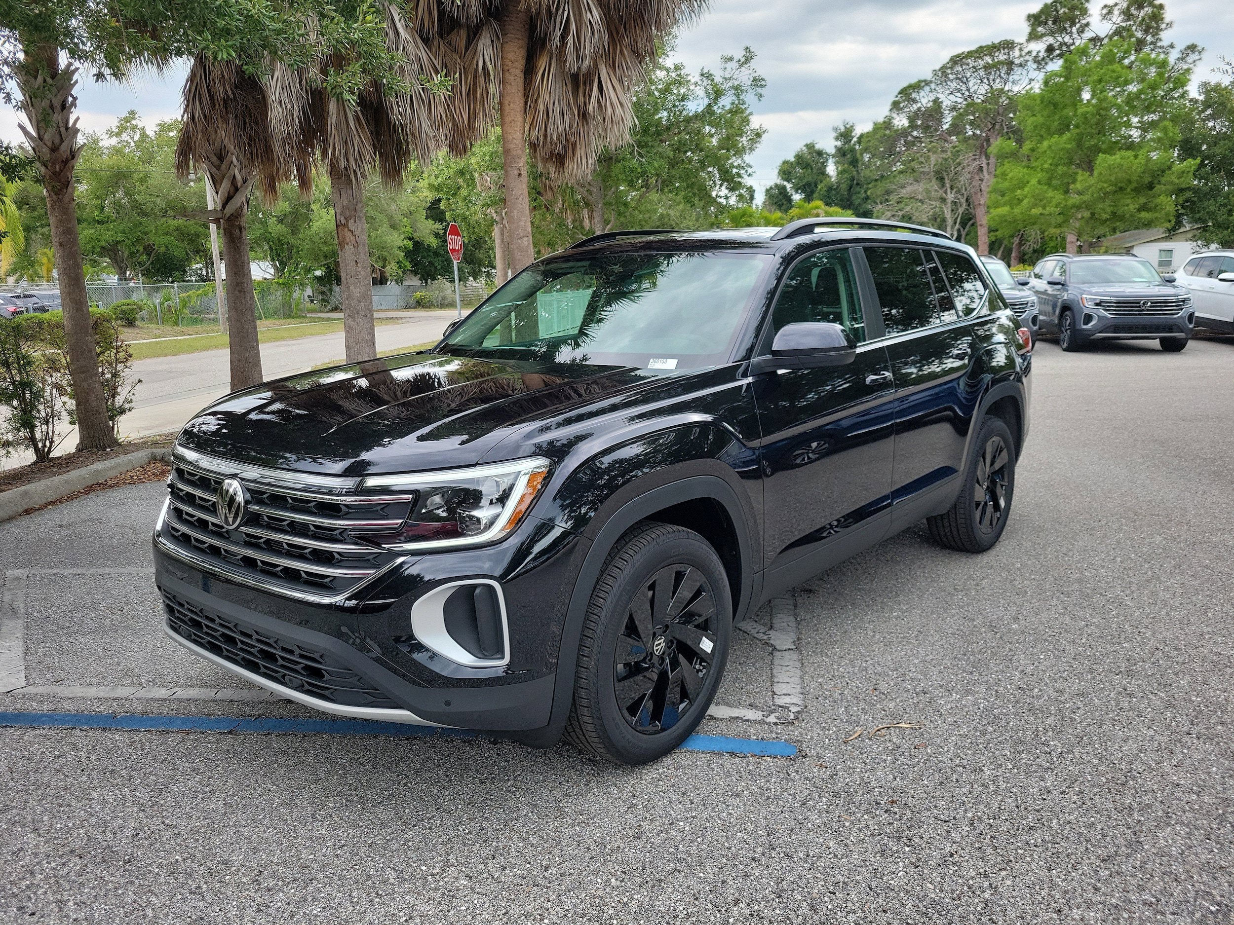 New 2026 Volkswagen Atlas SE FWD image 8