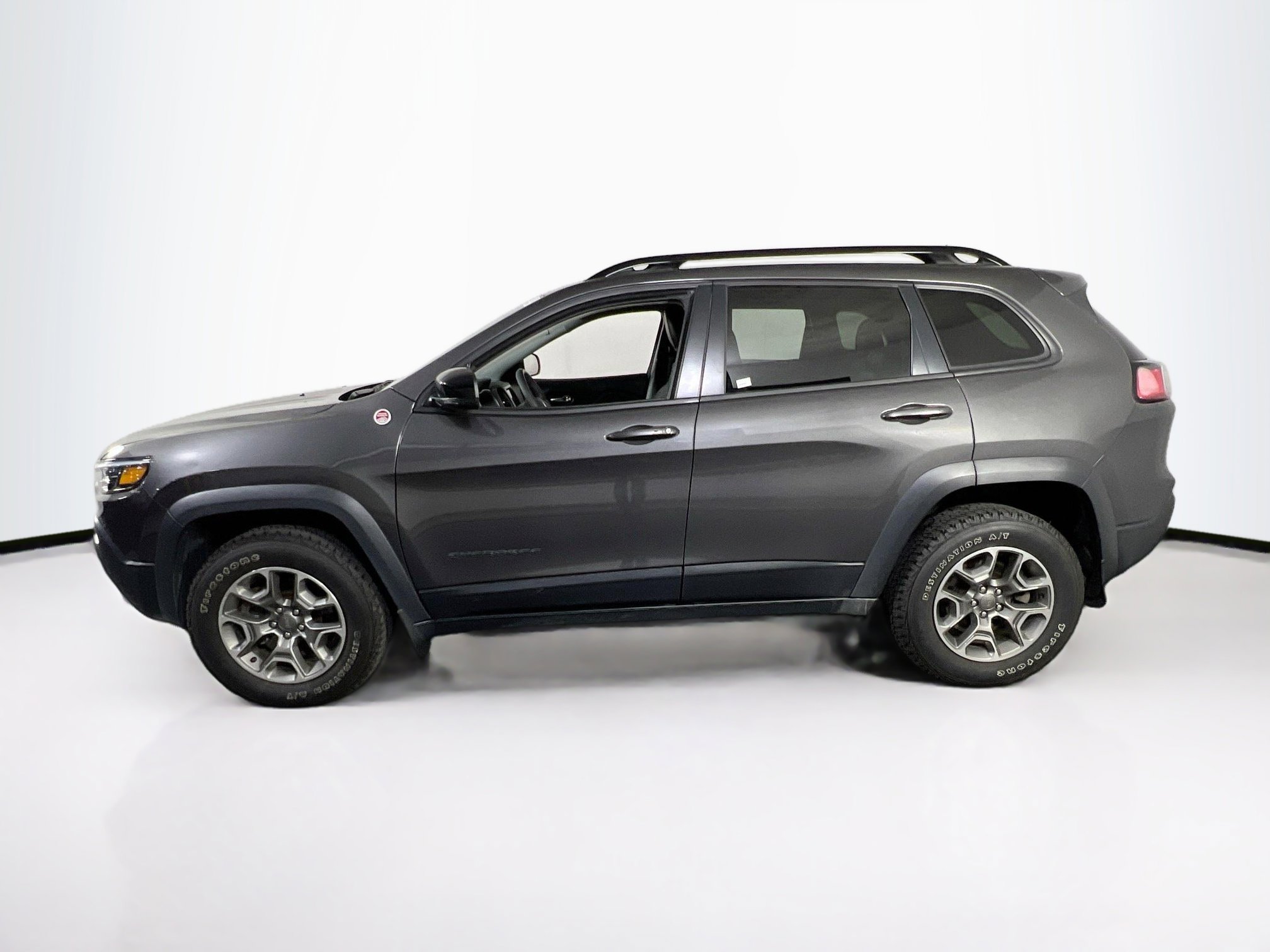 Used 2022 Jeep Cherokee Trailhawk w/ Premium Leather Package AWD/4WD image 8