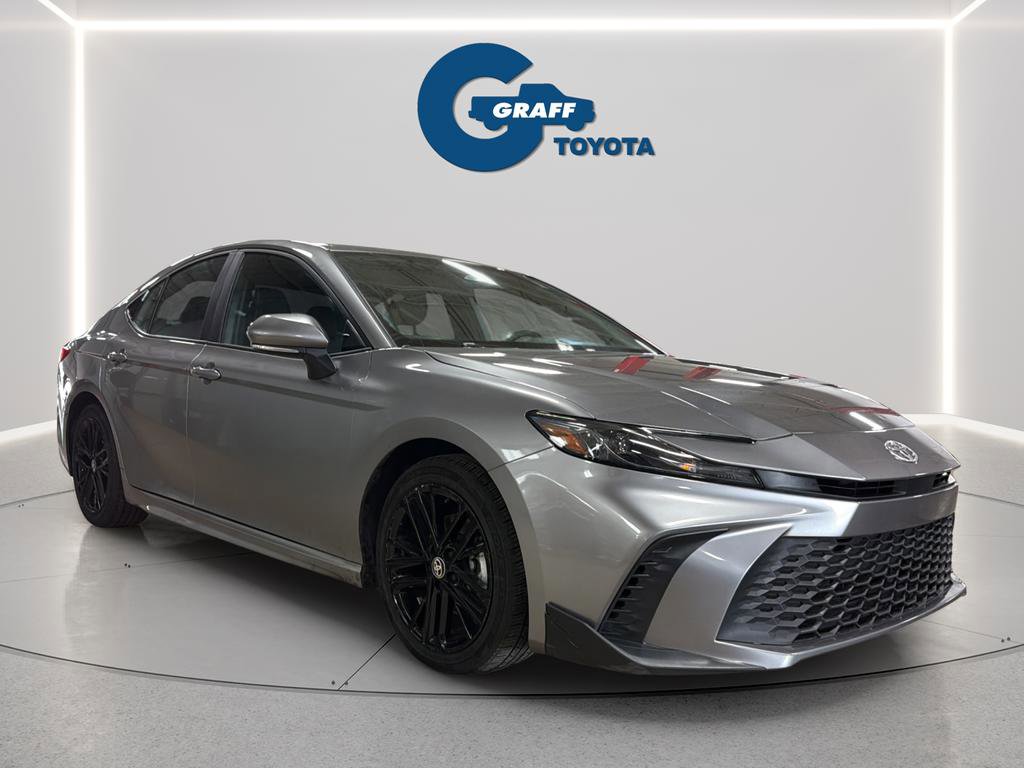 Used 2025 Toyota Camry SE FWD image 11