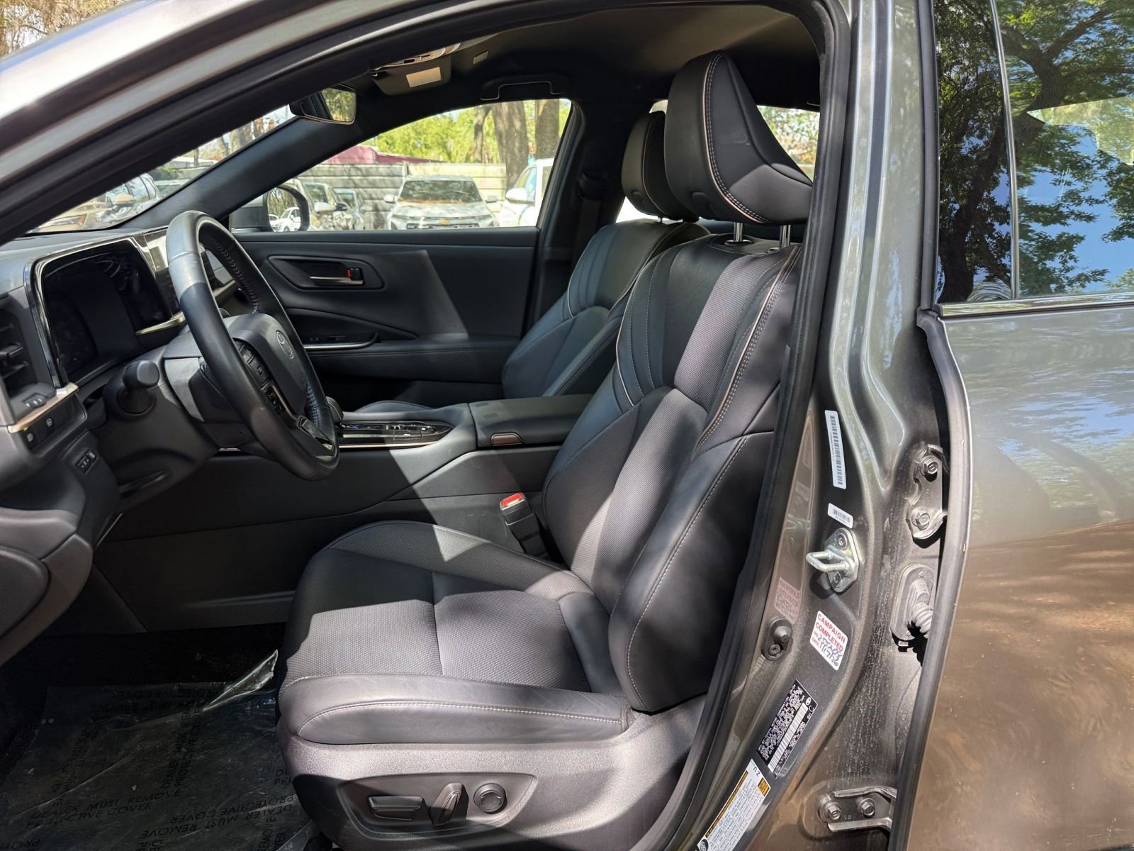 Used 2025 Toyota Crown XLE image 32