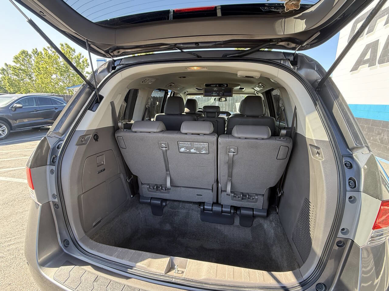 Used 2014 Honda Odyssey Touring Elite image 19