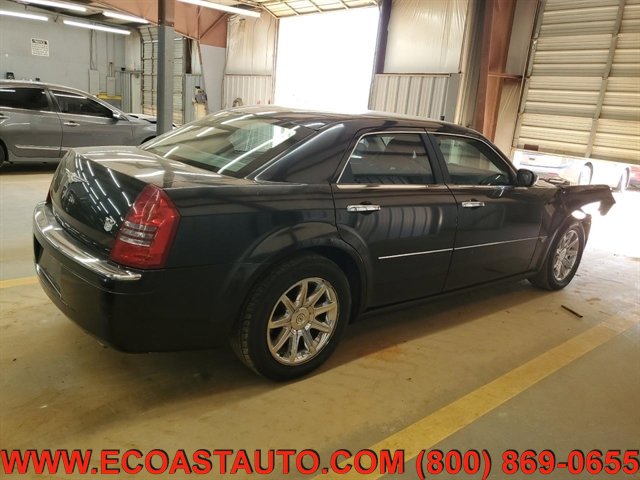 Used 2005 Chrysler 300 C image 2