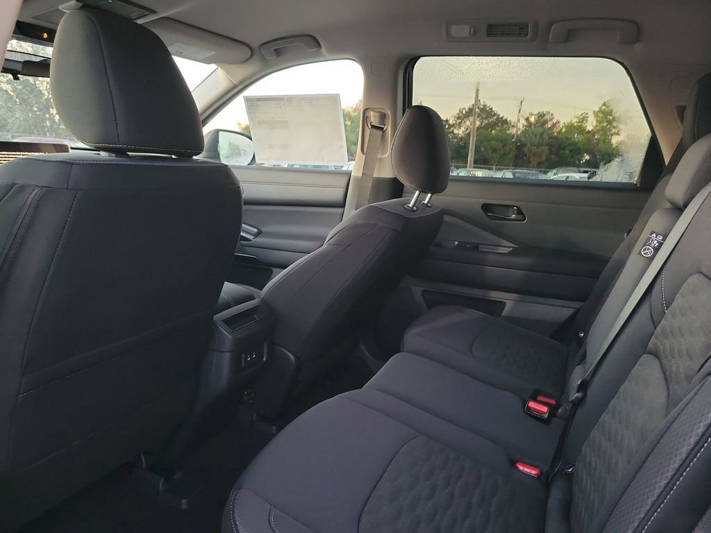 New 2026 Nissan Pathfinder SV image 5