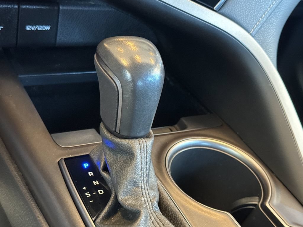 Used 2022 Toyota Camry SE w/ Carpet Mat Package (TMS) FWD image 25