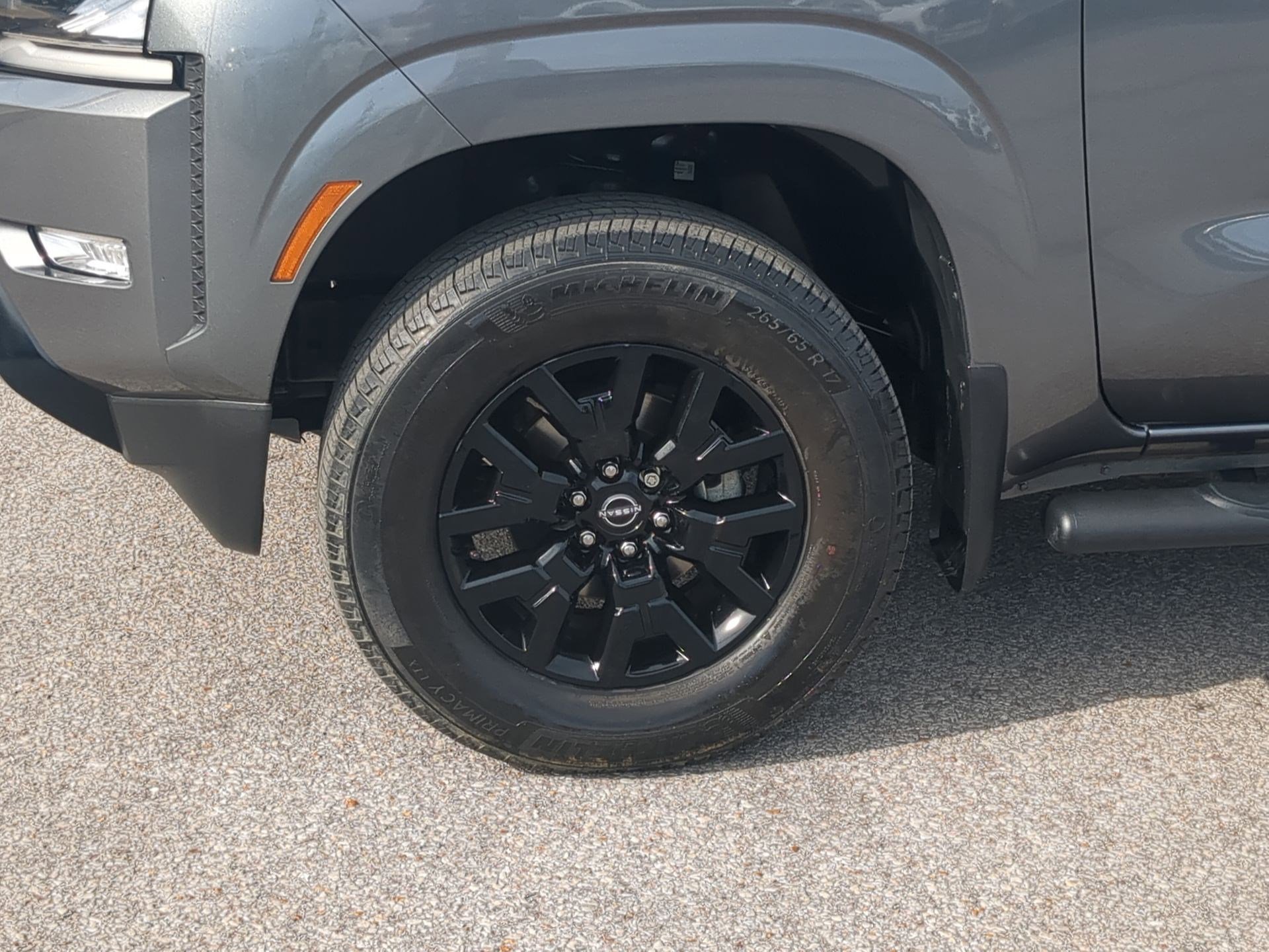 Used 2023 Nissan Frontier SV w/ Midnight Edition Package image 11