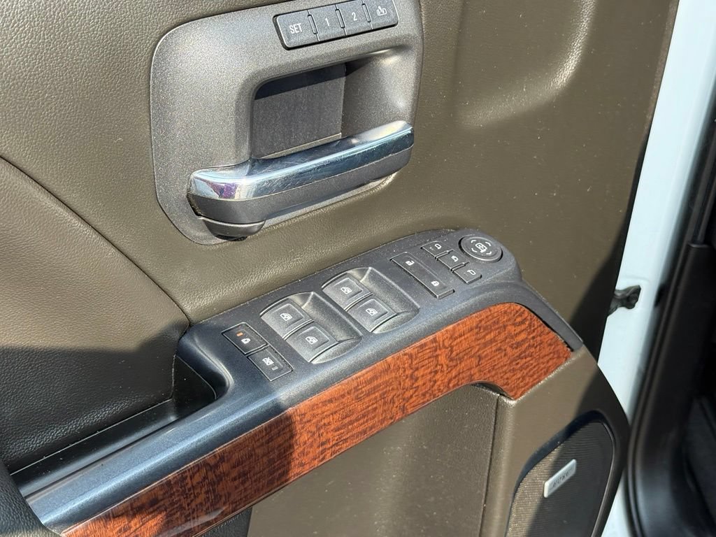Used 2019 GMC Sierra 2500 SLT w/ Duramax Plus Package AWD/4WD image 12
