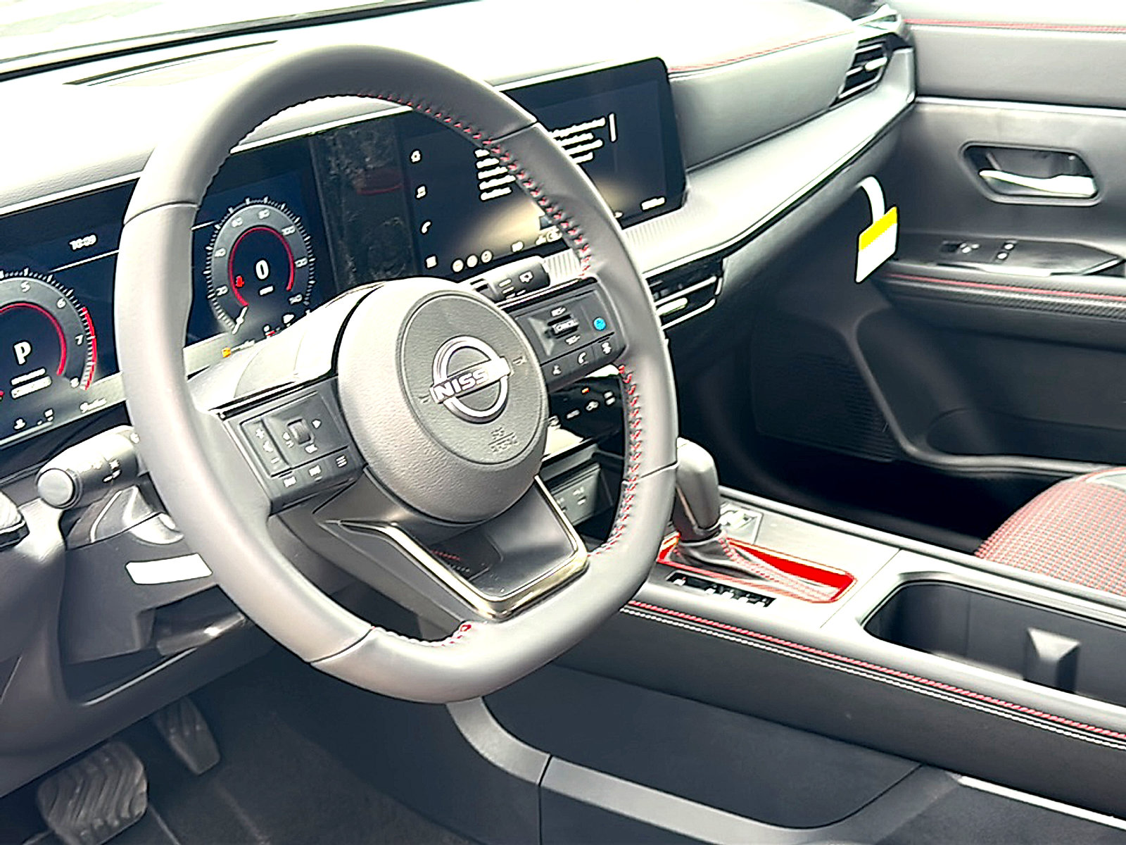 New 2026 Nissan Kicks SR w/ Cold Weather Package FWD image 9