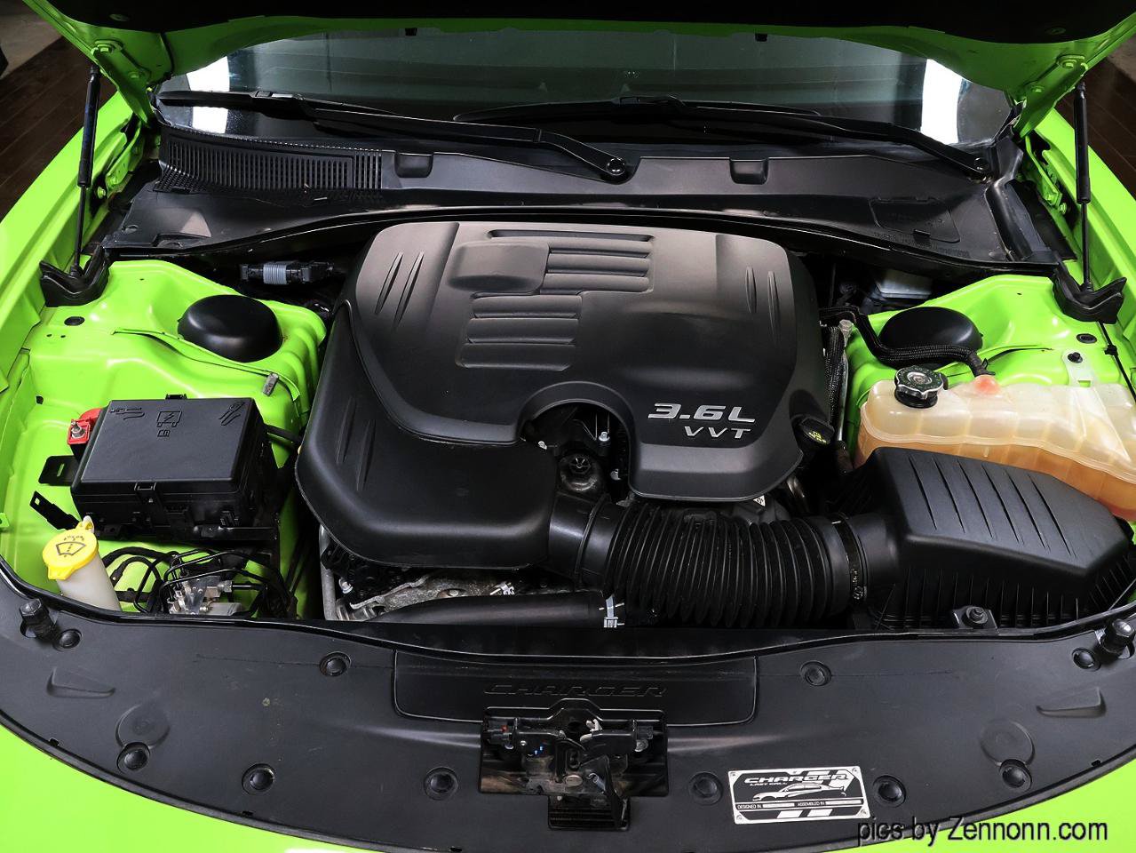 Used 2023 Dodge Charger SXT w/ Blacktop Package AWD/4WD image 38