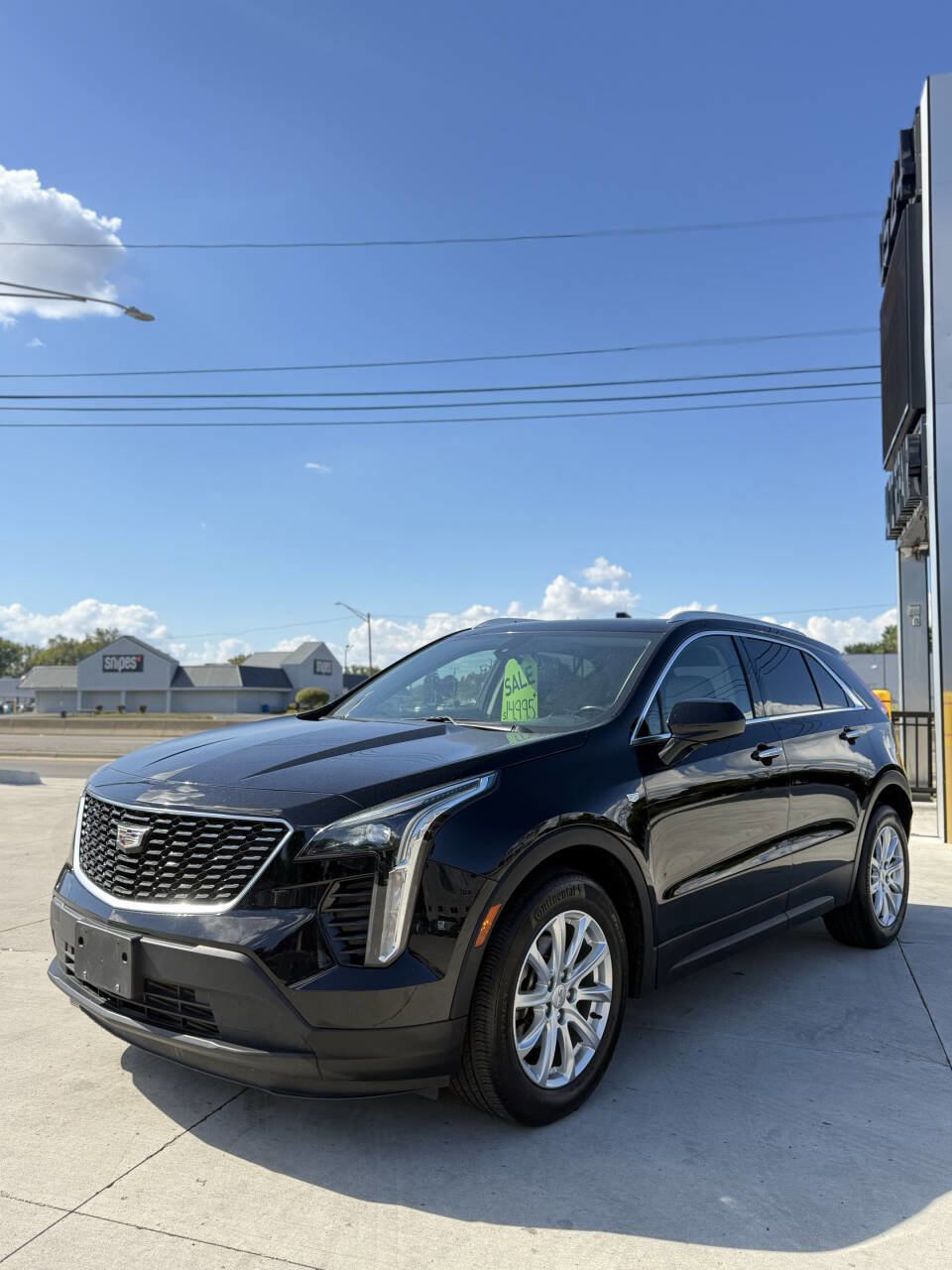 Used 2019 Cadillac XT4 Luxury w/ Cold Weather Package image 3