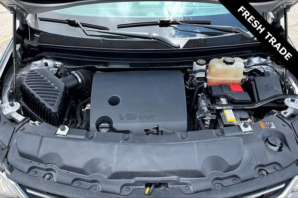 Used 2021 Chevrolet Traverse LT FWD image 30